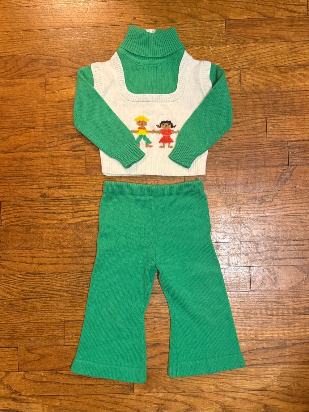 Vintage Kids Green Knit Two-Piece Set with White Vest and Playful Graphic